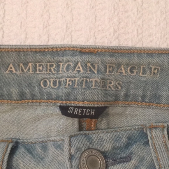 American Eagle Hi-Rise Distressed Shortie - Picture 4 of 6